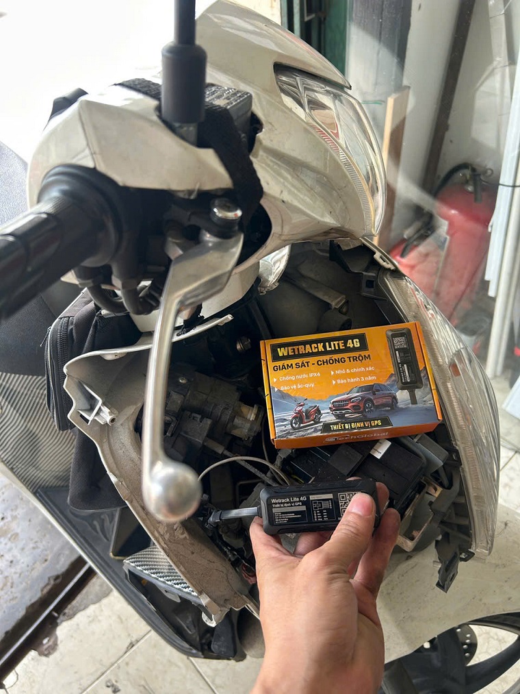 định vị xe máy có dây