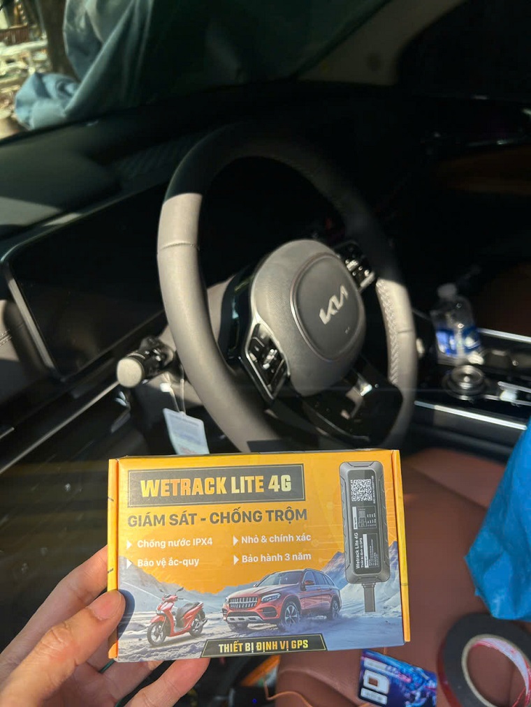 lắp định vị xe kia carnival