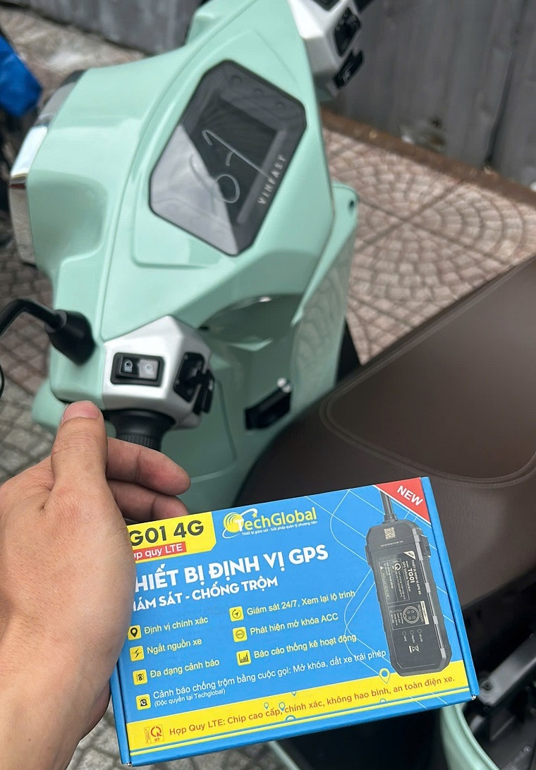 lắp định vị xe máy điện vinfast vento