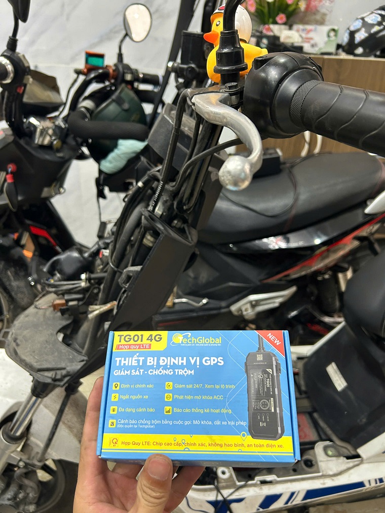 lắp định vị xe máy học sinh