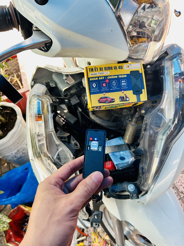 lắp định vị xe máy honda lead