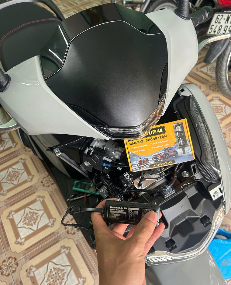 lắp định vị xe máy sh 2026