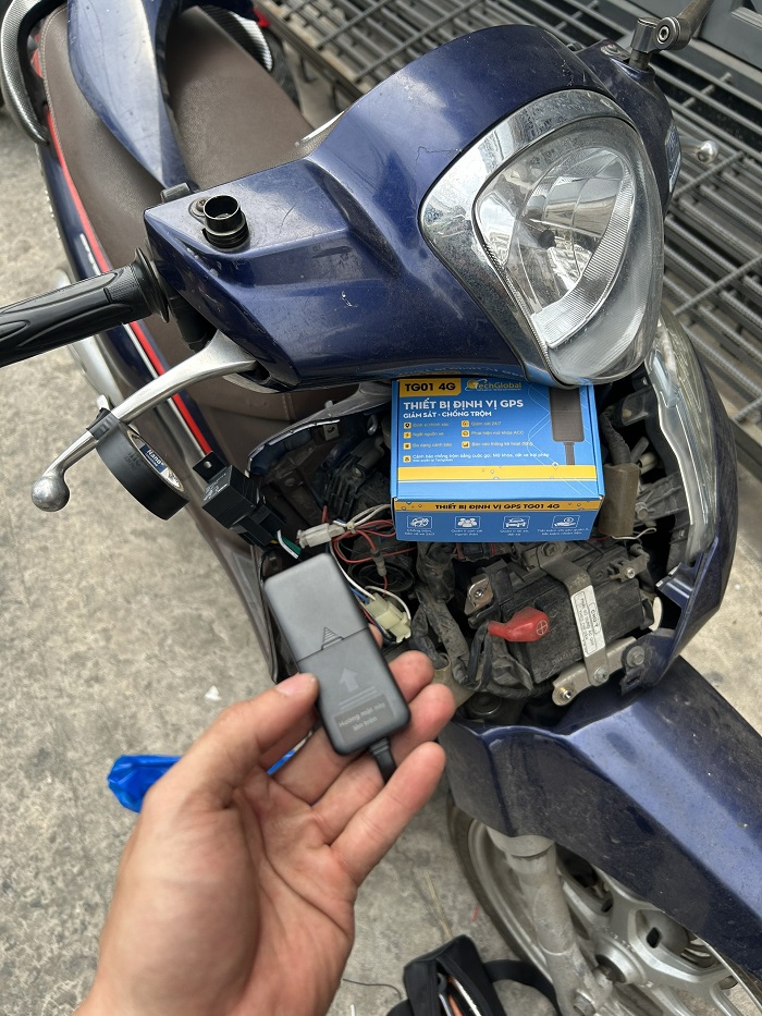 lắp định vị xe máy sh mode