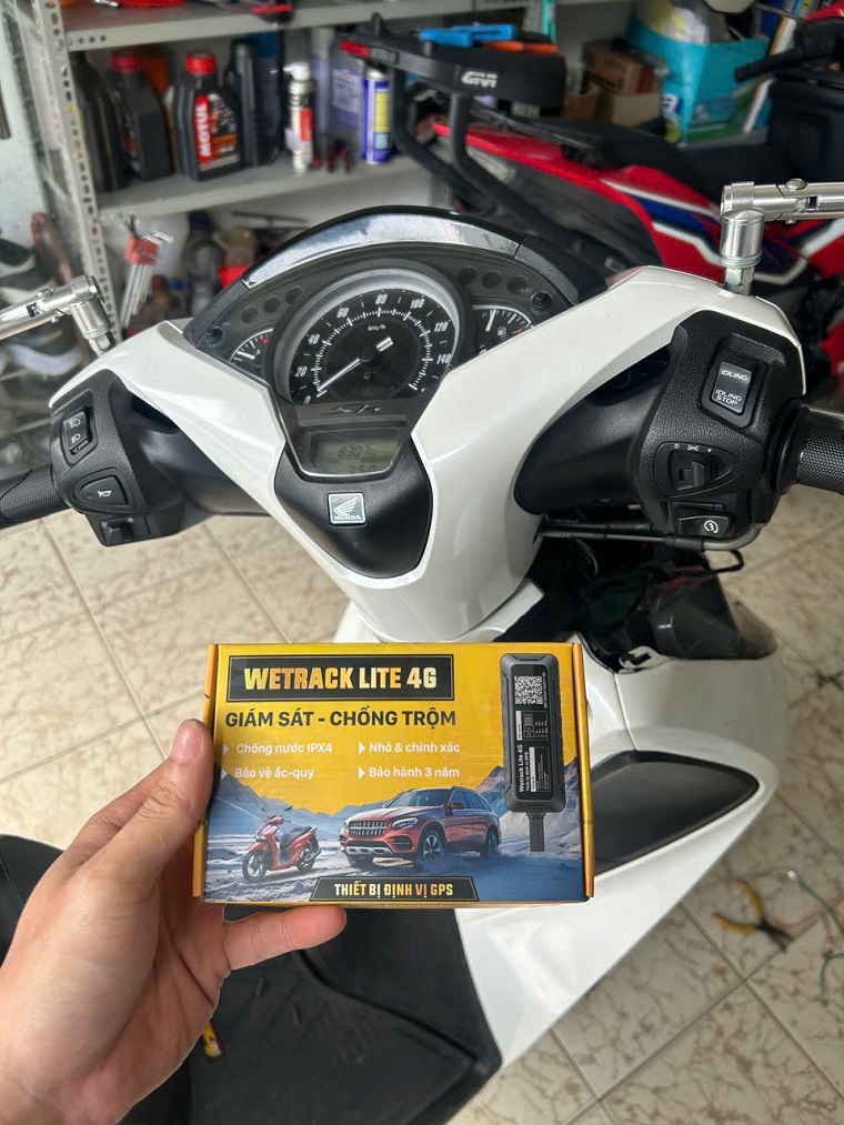 Thiết bị định vị GPS siêu nhỏ cho xe máy