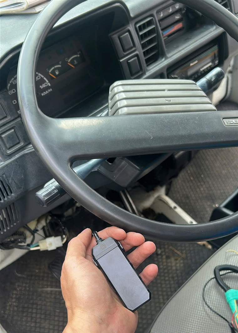 lắp định vị xe tải giao hàng