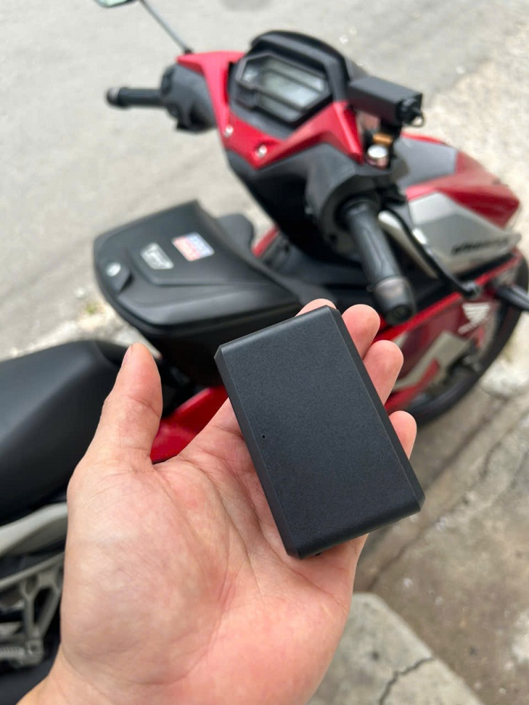thiết bị định vị xe máy mini