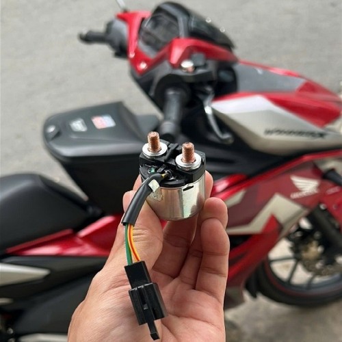 RƠ LE ĐỀ WINNER VÀ WINNER X